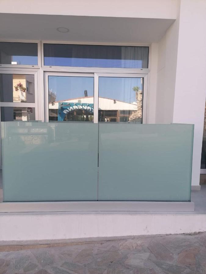 איה נאפה Ellenapa Apts & Studios מראה חיצוני תמונה